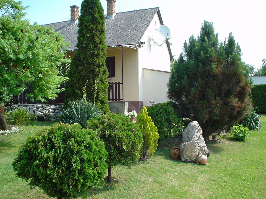 Oeroekzoeld Apartmanok Balatonfenyves Exteriér fotografie